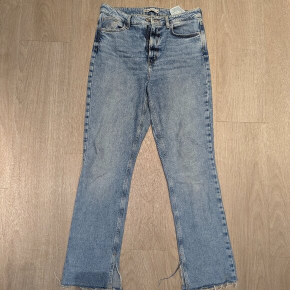 Zara Light Wash Slim Flare Blue Jeans distressed hem - Picture 1 of 4